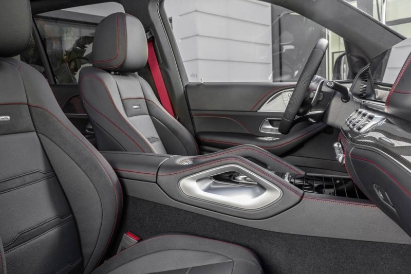 Mercedes-AMG GLE 53 2021: подогретая версия кроссовера