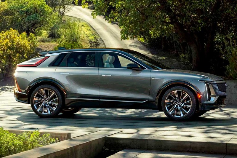 Кроссовер Cadillac Lyriq стал первым электрокаром американской марки