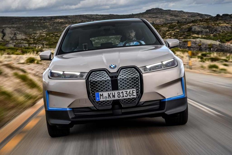 Берегись, Тесла: баварцы презентовали электрический BMW iX