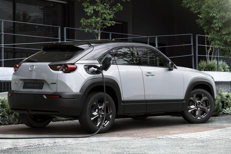 Mazda MX-30: первый электрокар японской марки