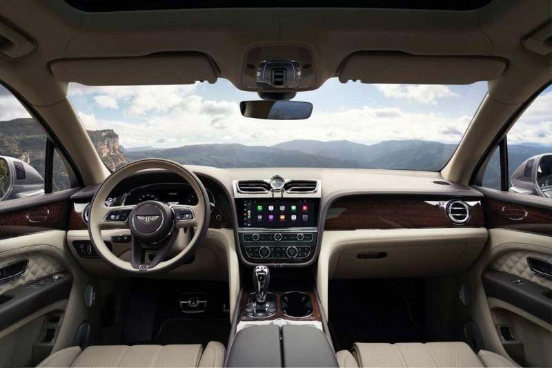 Новый Bentley Bentayga 2021 года получил задние фонари в стиле Континенталь GT