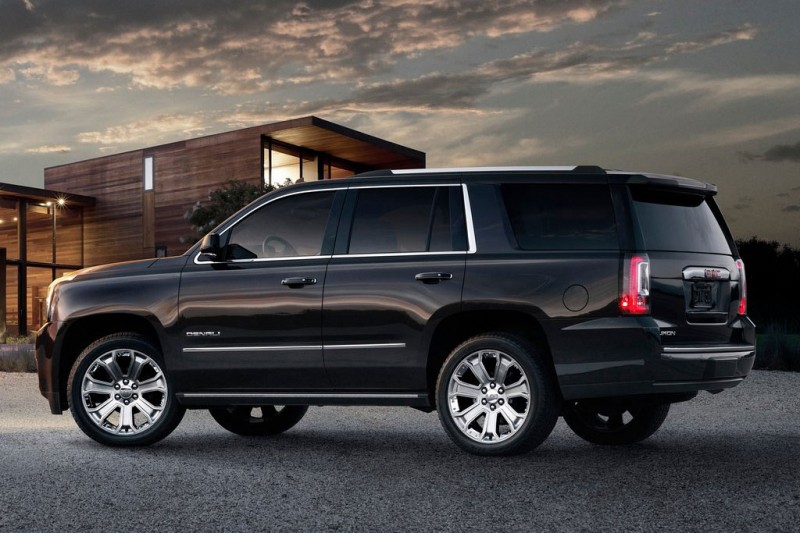 Внедорожник Chevrolet Tahoe 4 поколения: заокеанский богатырь