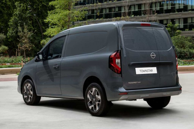 Nissan Townstar 2022: японский &laquo;каблучок&raquo; на базе нового Renault Kangoo