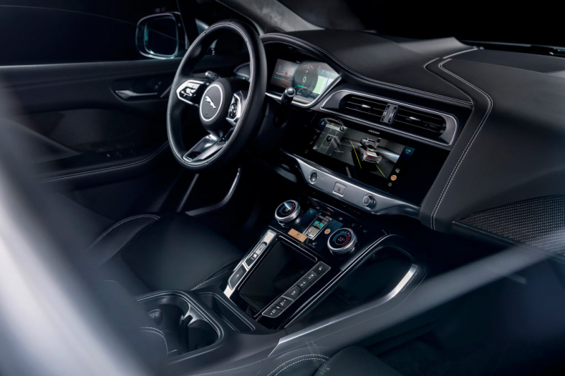 Jaguar I-Pace 2021: электрический кроссовер