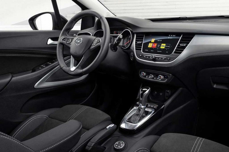 Opel Crossland 2021: рестайлинговая версия компактного кроссовера