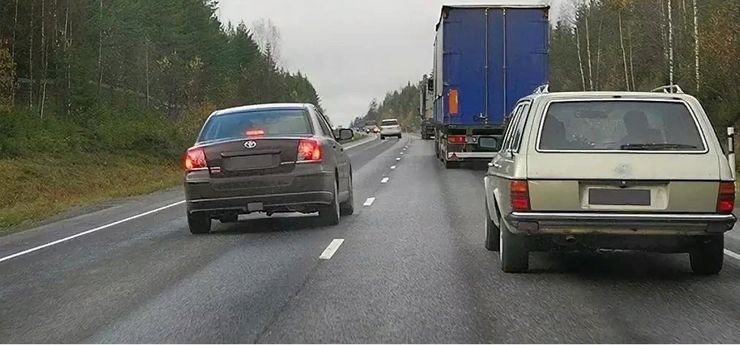 Как выбрать оптимальную скорость движения машины, чтобы всегда быть первым
