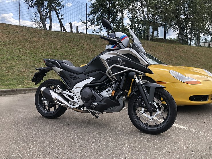 Настоящий кроссовер: тест-райд мотоцикла Honda NC750X DM