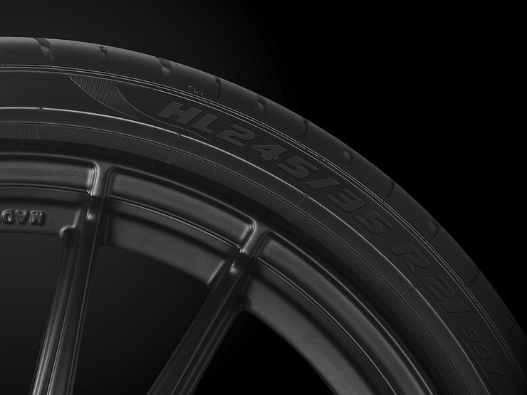 Pirelli представила особую шину P Zero с высоким индексом нагрузки 1 Pirelli представила особую шину P Zero с высоким индексом нагрузки