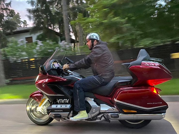 По классу «премиум»: тест-райд обновленной Honda Gold Wing Tour