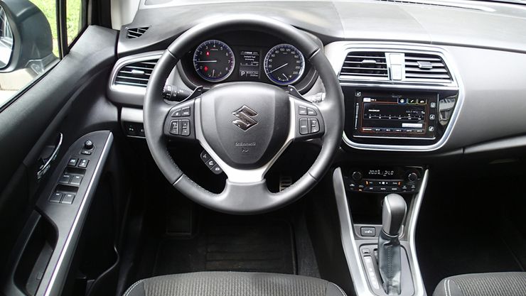 Русская Греция: как Suzuki SX4 нашел Элладу на краю Твери