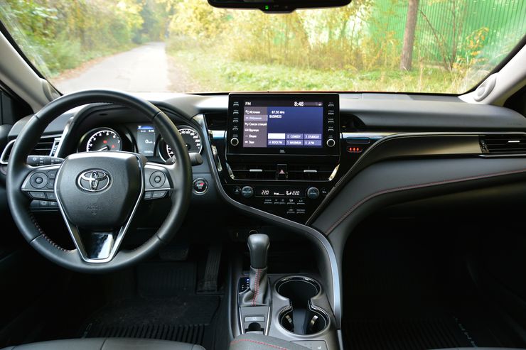 Gазуй, Rейсер: тест-драйв самой бешеной Toyota Camry 4 Gазуй, Rейсер: тест-драйв самой бешеной Toyota Camry