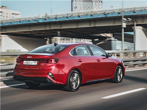 Мы смогли обнаружить в Kia Cerato несколько новых и важных вещей! 13 Мы смогли обнаружить в Kia Cerato несколько новых и важных вещей!