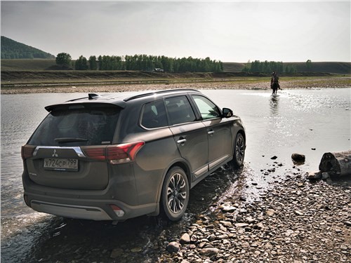 Mitsubishi Outlander 2021 – тот случай, когда рестайлинг стоит купить 26 Mitsubishi Outlander 2021 – тот случай, когда рестайлинг стоит купить