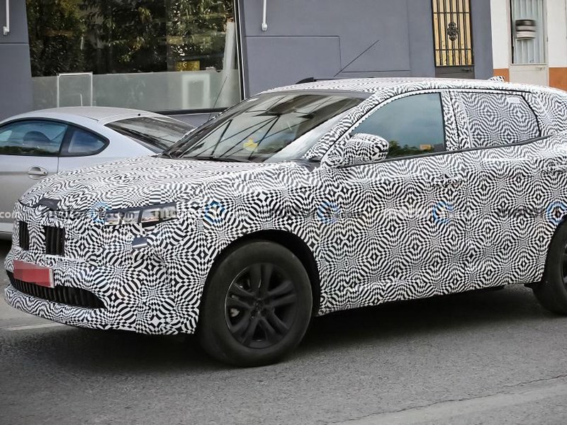 Новый Renault Kadjar попался в объективы шпионов 1 Новый Renault Kadjar попался в объективы шпионов