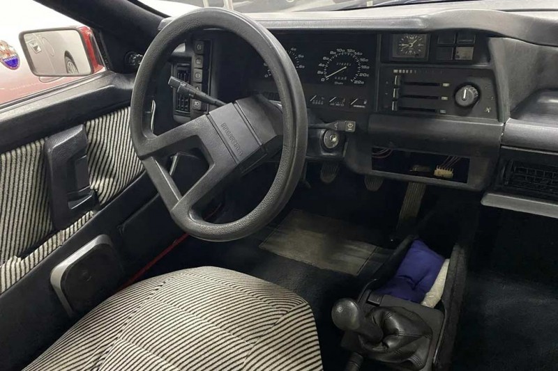 В Сочи продают редкий спорткар Matra Murena S: тираж модификации был 480 штук