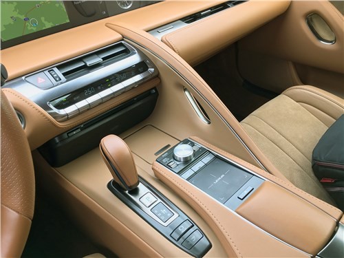 Lexus LC500 - вы хотите владеть космическим кораблем ?