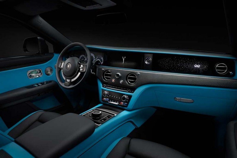 Роскошный Rolls-Royce Black Badge Ghost получил форсированный движок