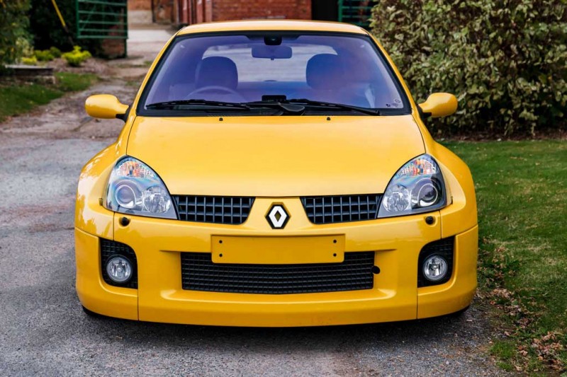 Подержанный Renault Clio V6 2005 продали за рекордную для модели сумму