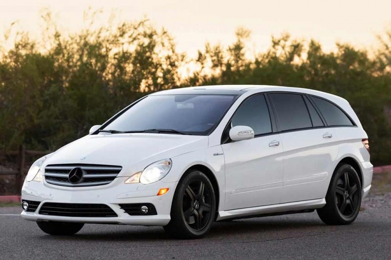 Выпущенный в количестве двухсот штук Mercedes R63 AMG сегодня никому не нужен