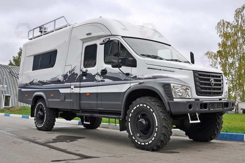 Вездеход Садко Next превратили в полноценный автодом с дровяной печью на борту