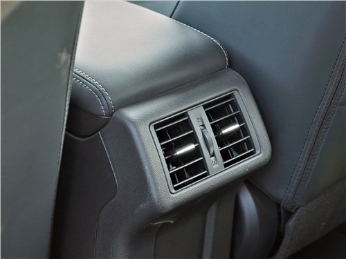Mitsubishi Outlander 2021 – тот случай, когда рестайлинг стоит купить 14 Mitsubishi Outlander 2021 – тот случай, когда рестайлинг стоит купить