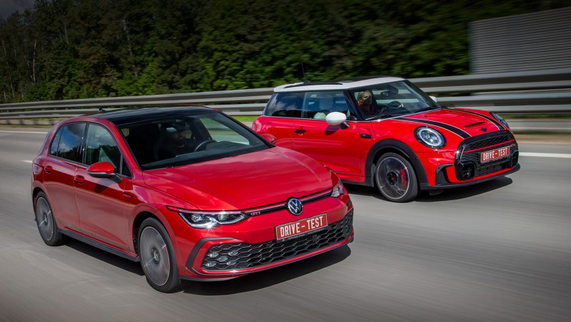 Оставляем добрый Volkswagen Golf GTI ради злого Mini JCW