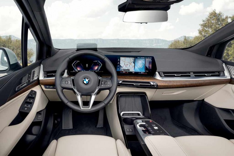 BMW 2-Series Active Tourer 2022: баварский компактвен сменил поколение