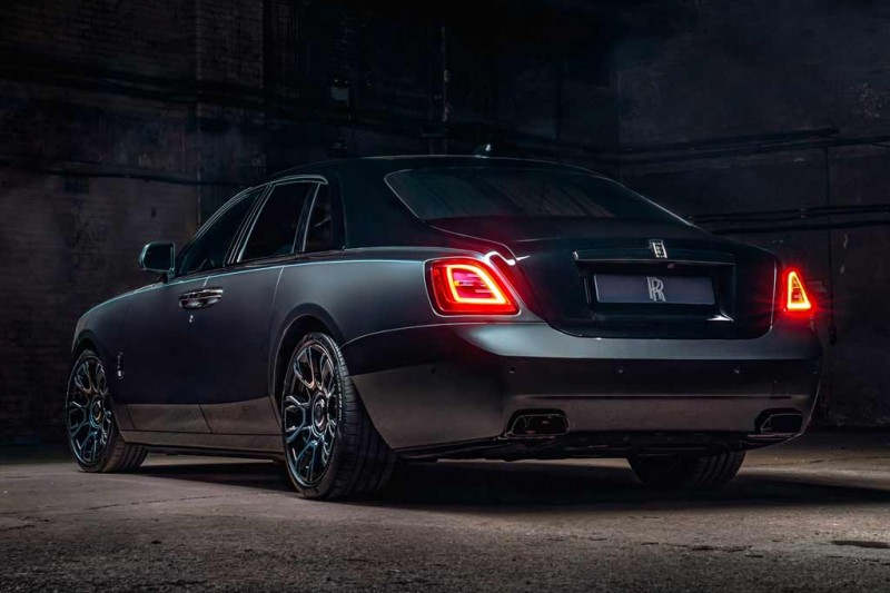 Роскошный Rolls-Royce Black Badge Ghost получил форсированный движок