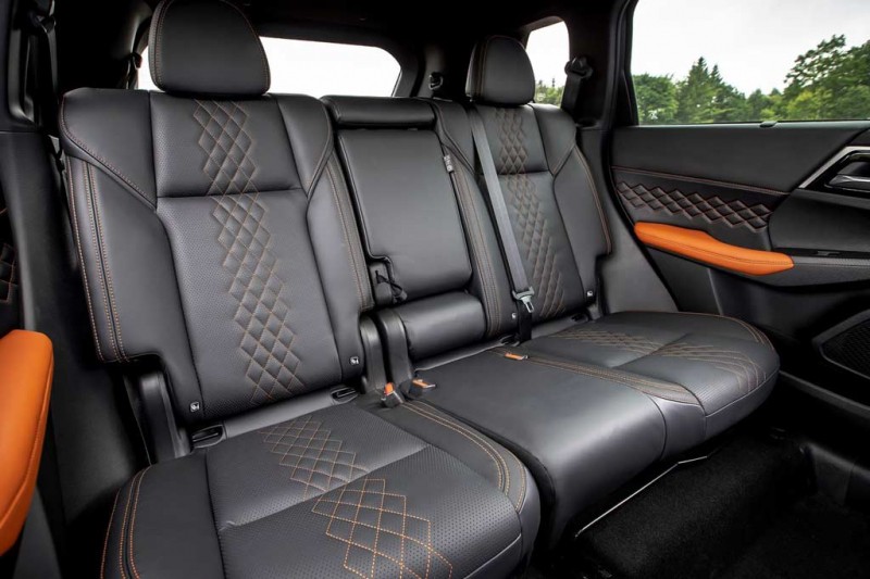 Новый гибридный Mitsubishi Outlander PHEV: еще мощнее и дальнобойнее