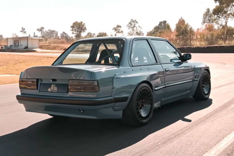 Тюнеры из ЮАР оснастили BMW 3-серии (E30) мотором V8 и кастомным обвесом