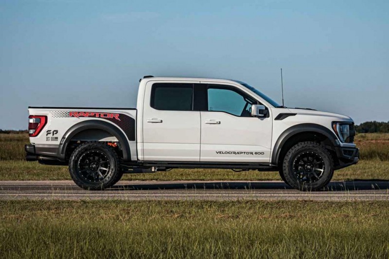 Представлен Hennessey VelociRaptor 600 на базе нового Ford F-150 Raptor 3 Представлен Hennessey VelociRaptor 600 на базе нового Ford F-150 Raptor