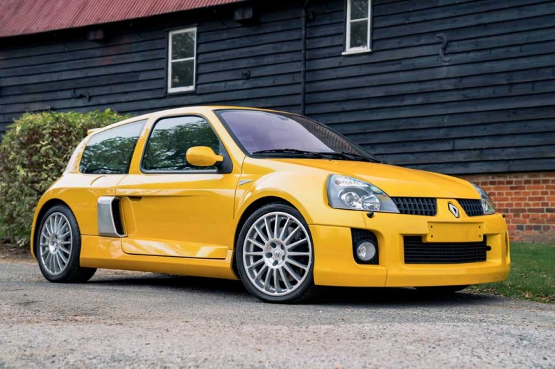 Подержанный Renault Clio V6 2005 продали за рекордную для модели сумму