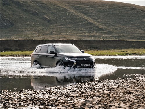 Mitsubishi Outlander 2021 – тот случай, когда рестайлинг стоит купить 28 Mitsubishi Outlander 2021 – тот случай, когда рестайлинг стоит купить