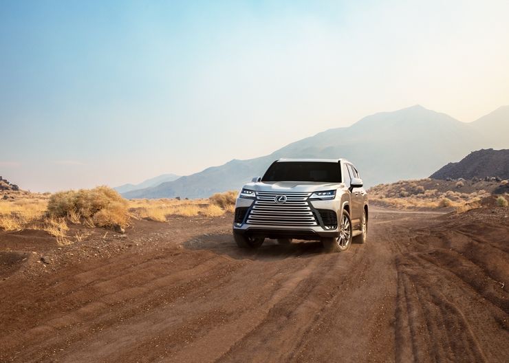 VIP-зал на колесах: первое знакомство с новым Lexus LX в России