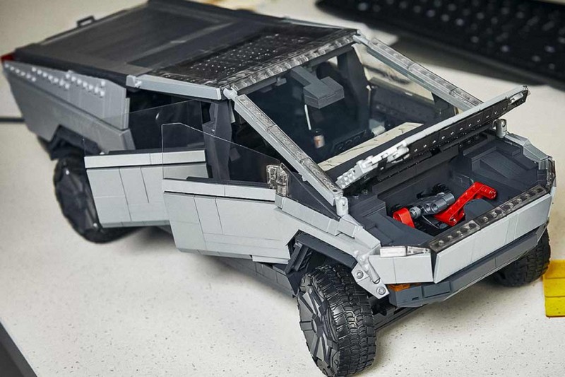 Tesla Cybertruck за 18 000 рублей: игрушечная копия пикапа из трех тысяч деталей