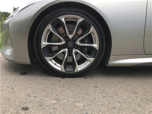 Lexus LC500 - вы хотите владеть космическим кораблем ?
