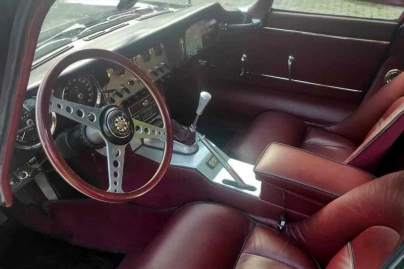 В Москве продают 57-летний Jaguar E-Type Series 1, на котором почти никто не ездил