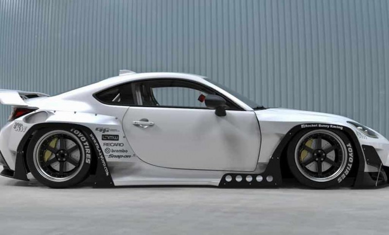Двухдверка Toyota GR 86 примерила широкоюзеляжный обвес Rocket Bunny