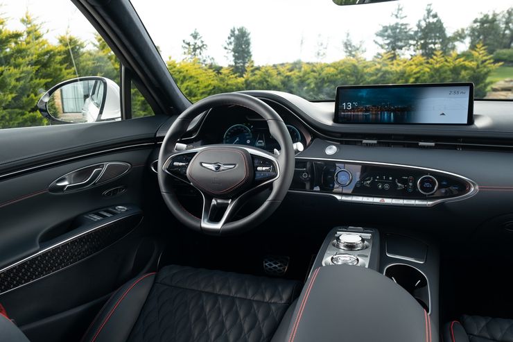 Сладкая парочка: тест-драйв кроссовера Genesis GV70 и седана G70