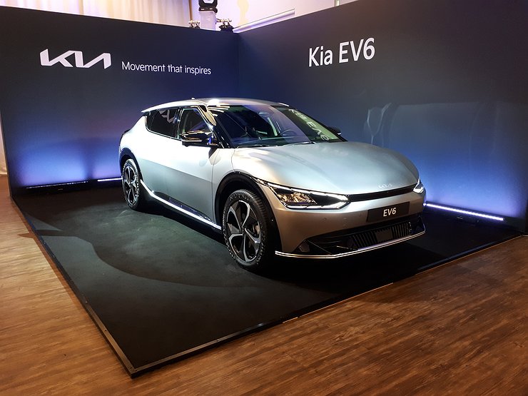 Kia показала в России новую модель EV6 1 Kia показала в России новую модель EV6