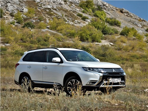 Mitsubishi Outlander 2021 – тот случай, когда рестайлинг стоит купить 1 Mitsubishi Outlander 2021 – тот случай, когда рестайлинг стоит купить