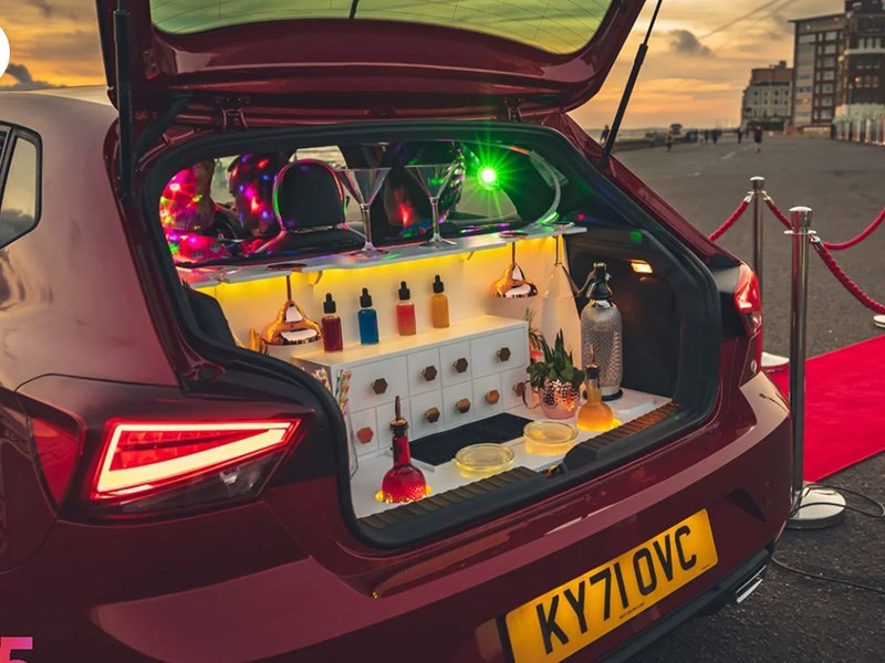 Seat Ibiza превратили в ночной клуб 1 Seat Ibiza превратили в ночной клуб