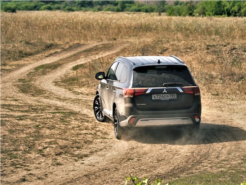 Mitsubishi Outlander 2021 – тот случай, когда рестайлинг стоит купить 25 Mitsubishi Outlander 2021 – тот случай, когда рестайлинг стоит купить