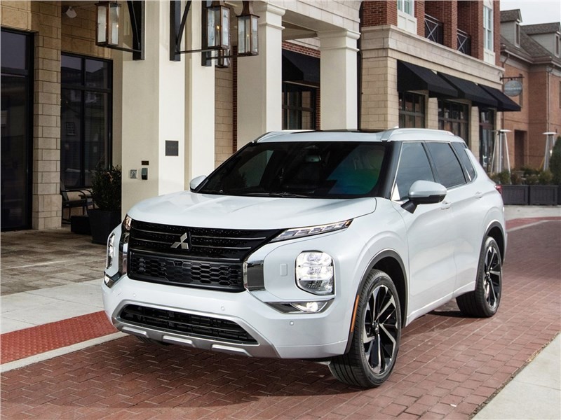 Mitsubishi рассекретил гибридный Outlander