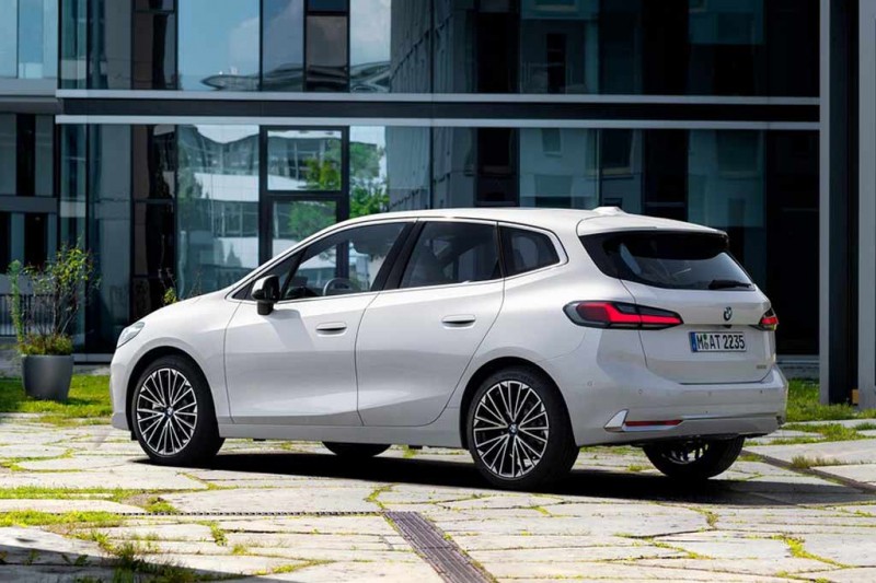 BMW 2-Series Active Tourer 2022: баварский компактвен сменил поколение