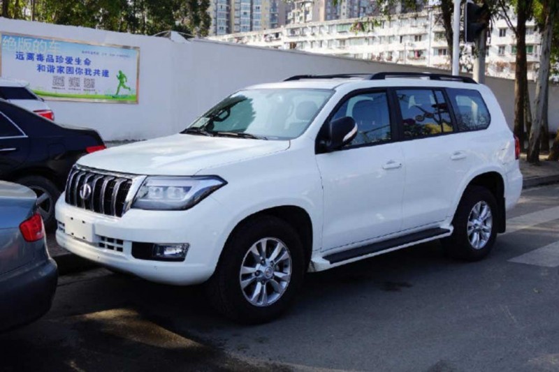 Hengtian L4600: китайская копия Ленд Крузер 200 превзошла размерами оригинал