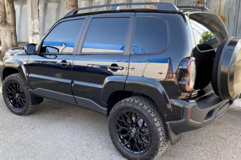 Внедорожник Lada Niva Travel добрался до Иордании с ценником под 2 млн рублей