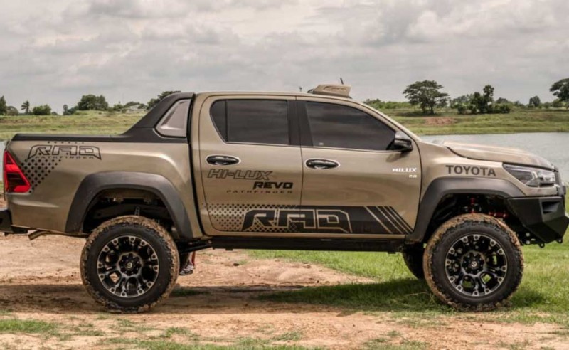 Пикап Toyota Hilux получил грозный обвес от тайваньского ателье RAD