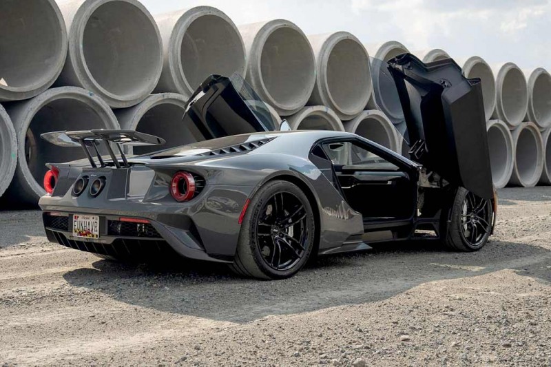За суперкар Ford GT известного гонщика готовы выложить более 56 млн рублей