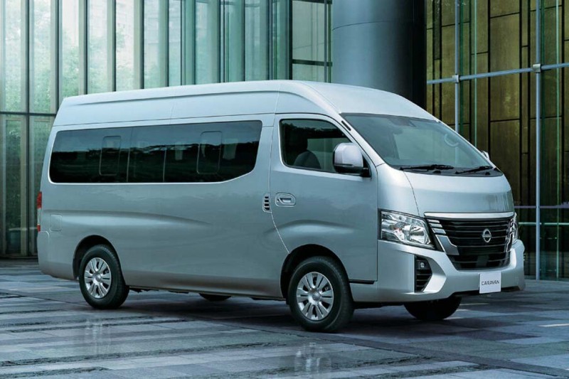 Японцы представили обновленный микроавтобус Nissan Caravan 2022 года